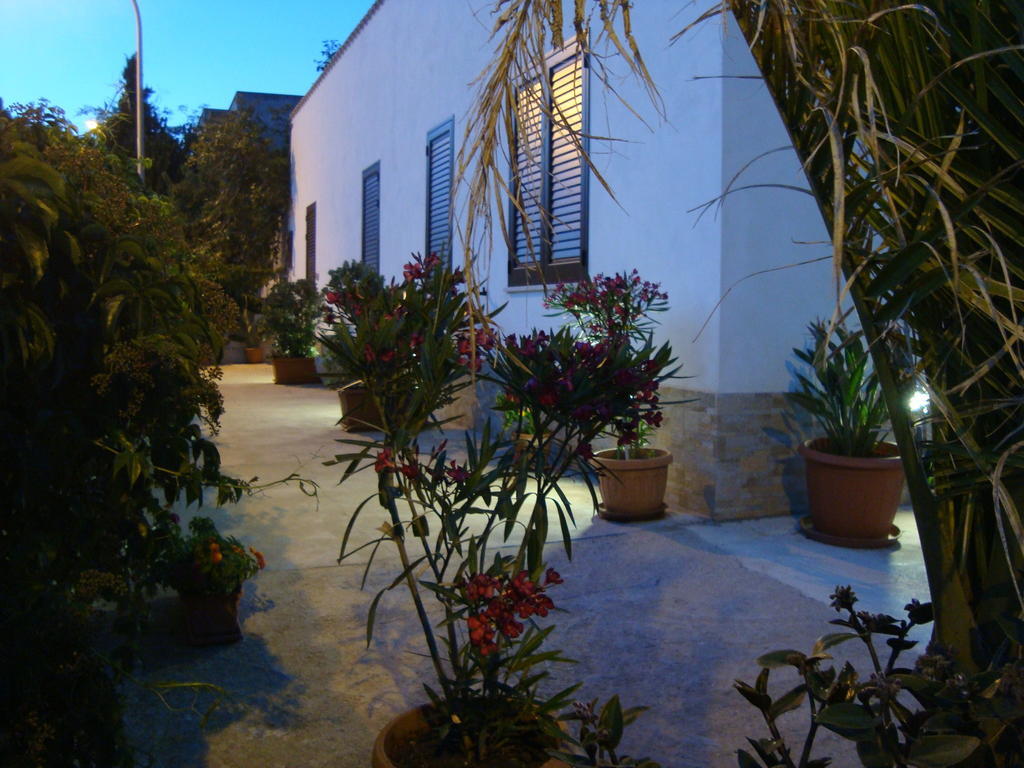 La Ninfea Bed & Breakfast Valderice Bagian luar foto
